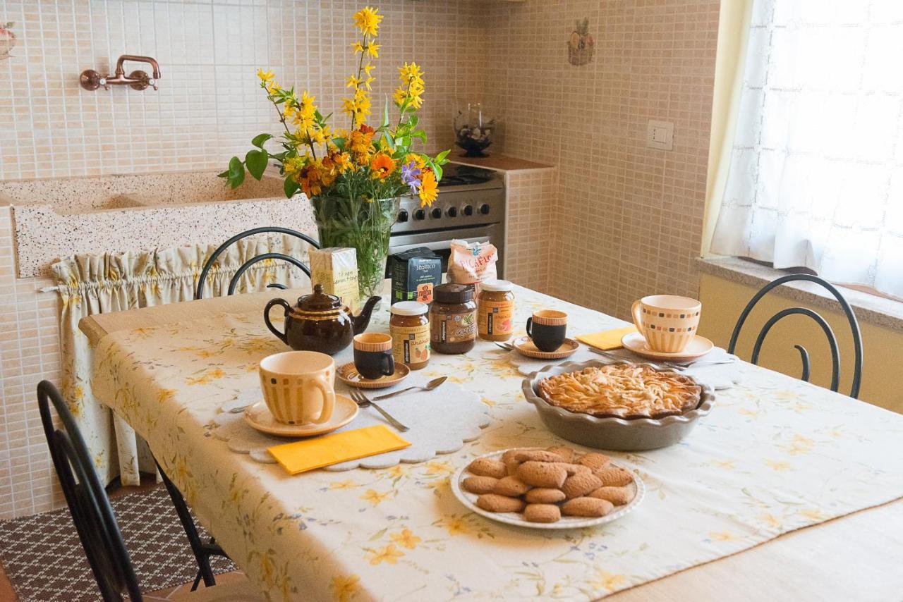 Domus Amica Bed & Breakfast Lu (Piedmont) Екстериор снимка
