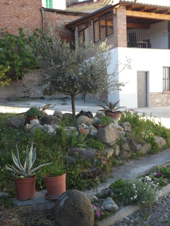 Domus Amica Bed & Breakfast Lu (Piedmont) Екстериор снимка