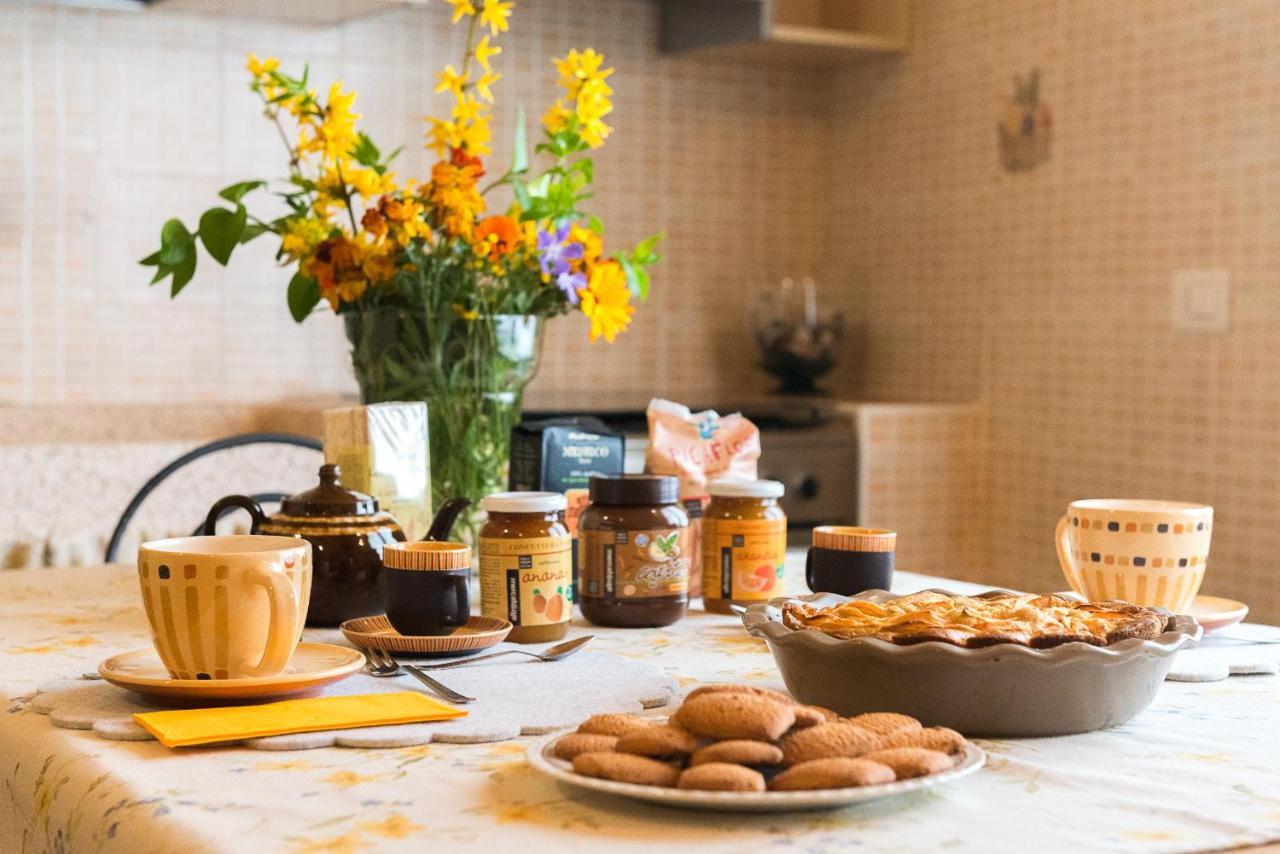 Domus Amica Bed & Breakfast Lu (Piedmont) Екстериор снимка